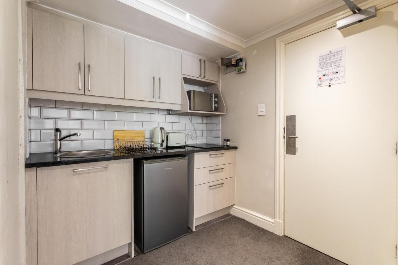 Trendy Apartment In Thibault Square City Centre ケープタウン エクステリア 写真