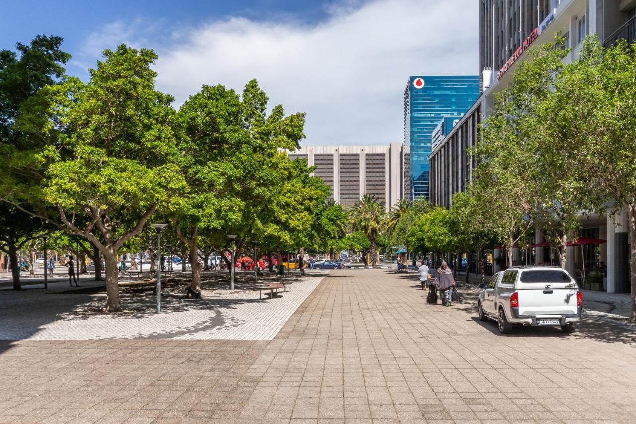 Trendy Apartment In Thibault Square City Centre ケープタウン エクステリア 写真