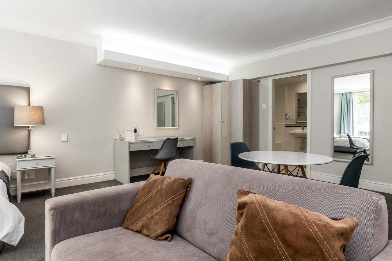 Trendy Apartment In Thibault Square City Centre ケープタウン エクステリア 写真