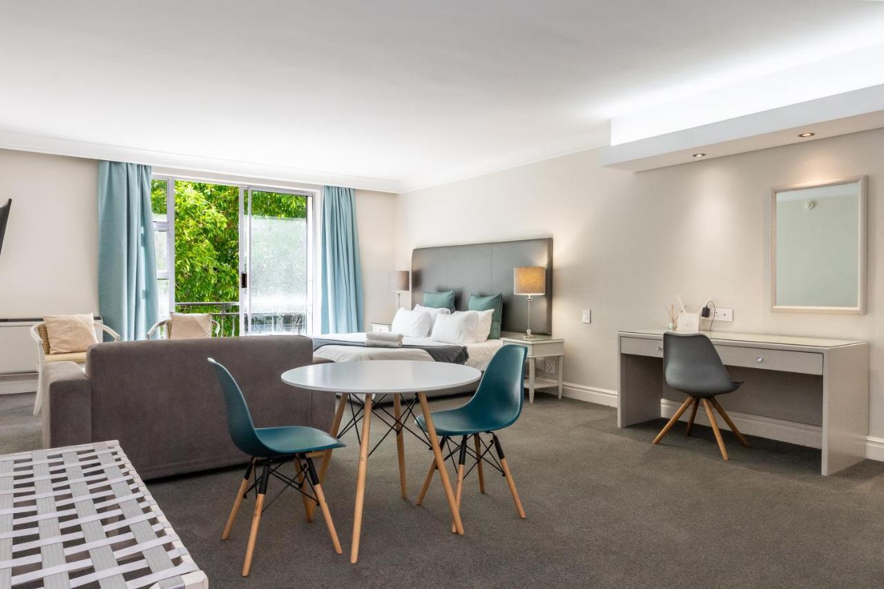 Trendy Apartment In Thibault Square City Centre ケープタウン エクステリア 写真